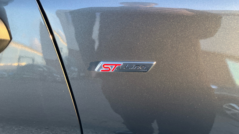 Ford Puma 1.0 EcoBoost Hybrid mHEV ST-Line X 5dr Petrol Hatchback